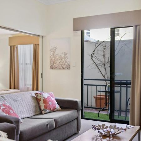 Fabulous Apt In Northbridge With Pool & Wifi Apartment Perth Exterior photo