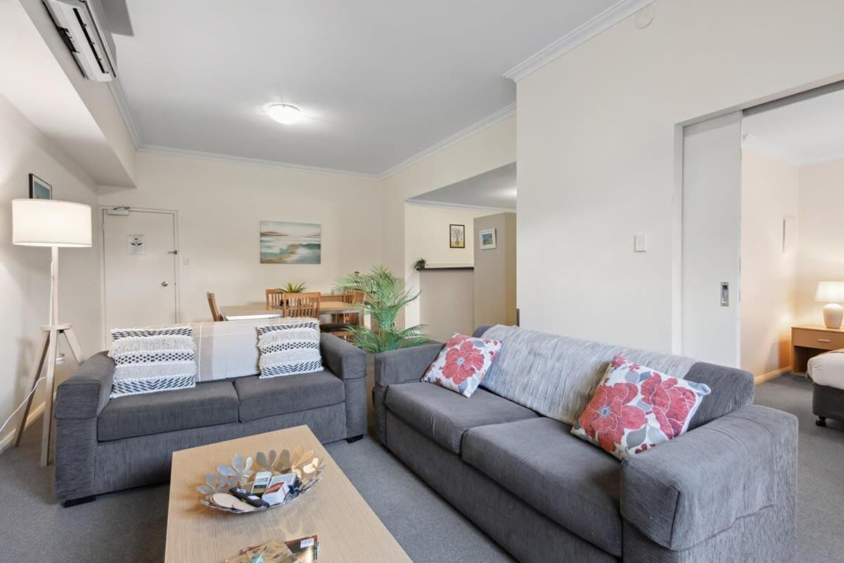 Fabulous Apt In Northbridge With Pool & Wifi Apartment Perth Exterior photo