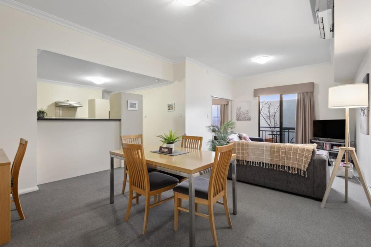 Fabulous Apt In Northbridge With Pool & Wifi Apartment Perth Exterior photo